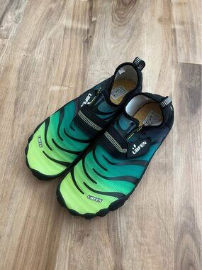 UBFEN Water Shoes New (size W8.5)